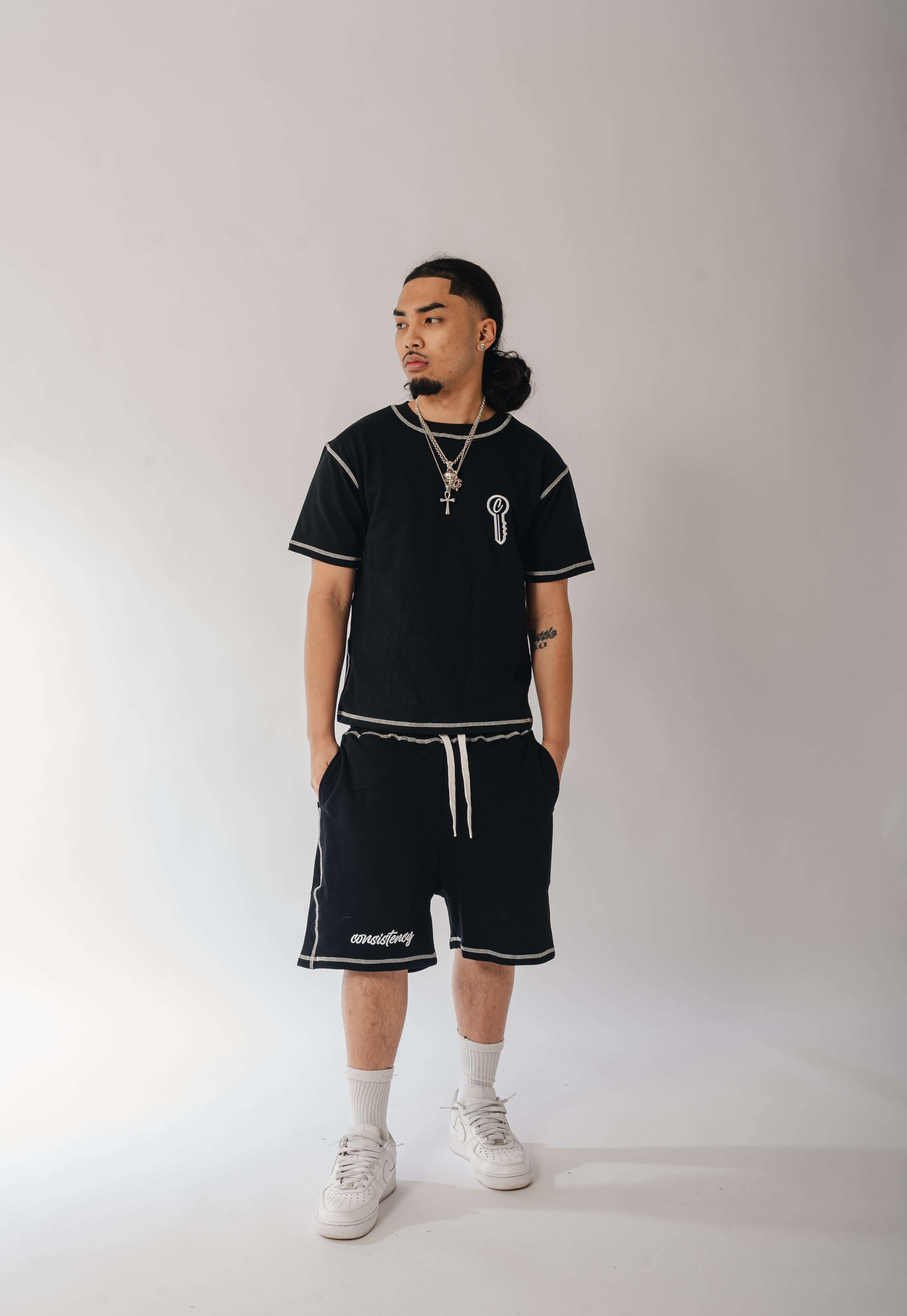MONOCHROME SHORTS SET